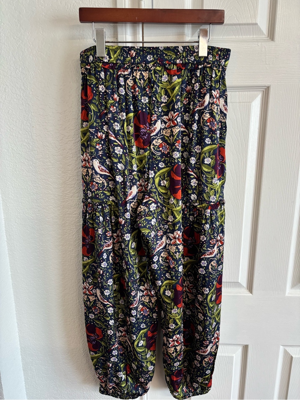 Anthropologie The LyreBird Silky Balloon Pants Floral Print size M - Picture 3 of 6